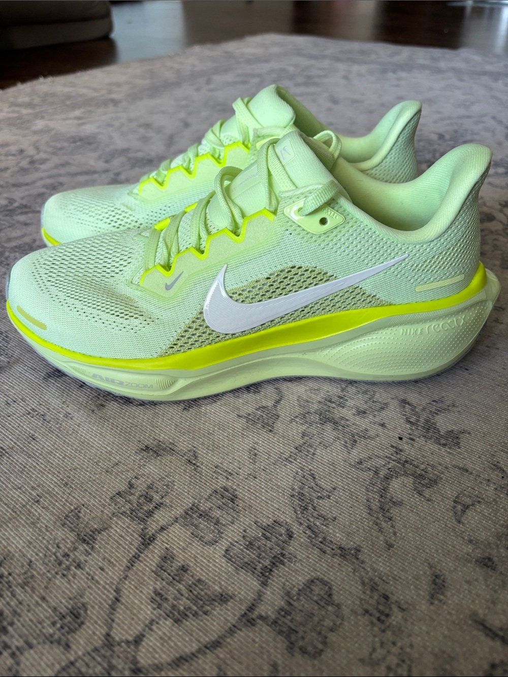 Nike Women’s Pegasus 41 Running Shoes - size 7.5 - barely volt/sail-limelight